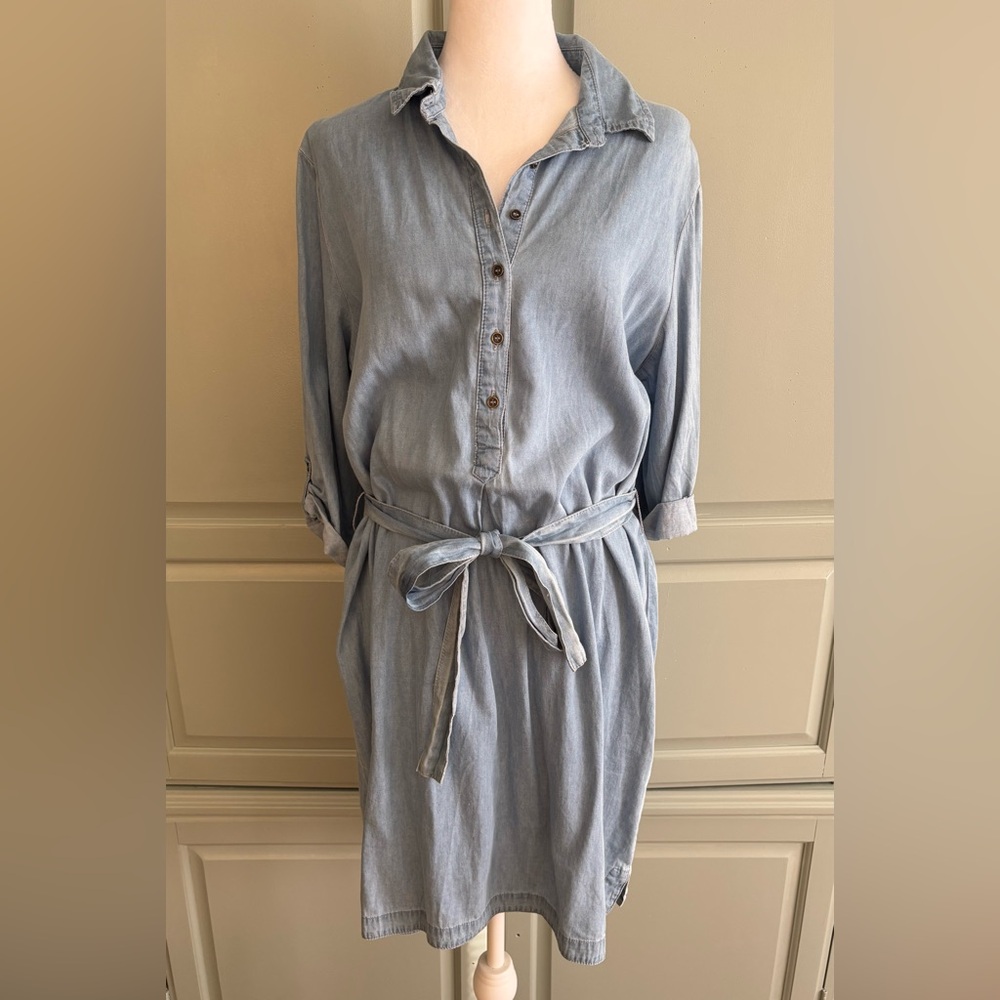 Allison Brittany Jean dress. Soft light weight light blue tie womans lg